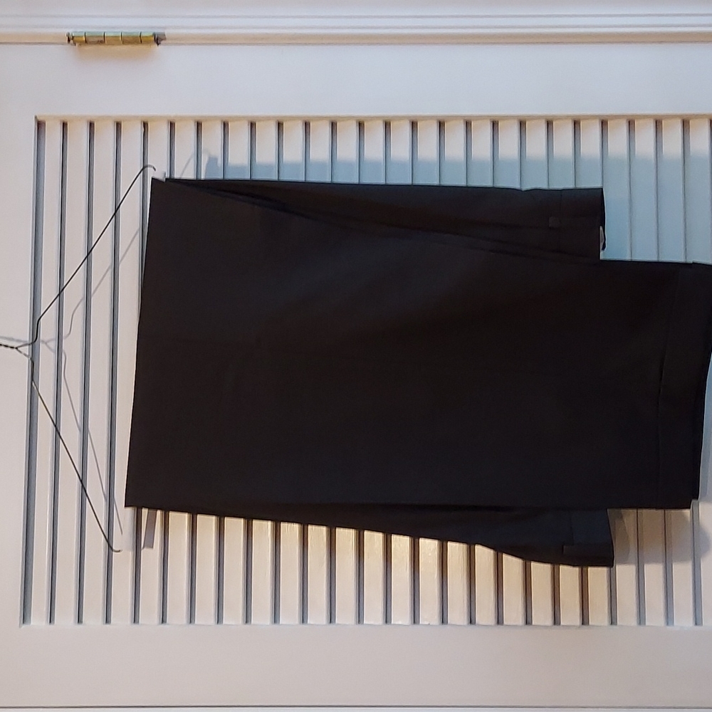 LOUIS RAPHAEL NEW SLACKS CUFFED AND PLEATED SIZE 40 30 POLYESTER BLEND